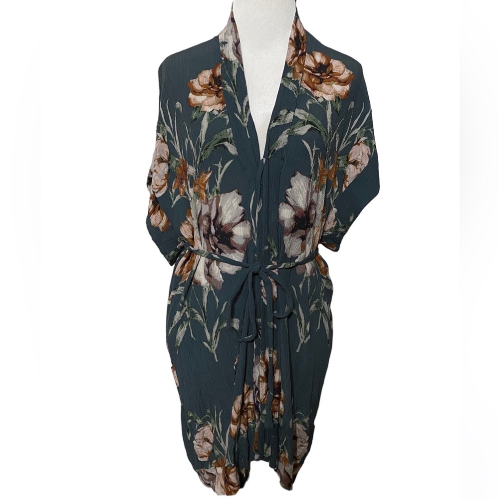 K Roberts 100% Rayon covered button dress with wide sleeves - Small